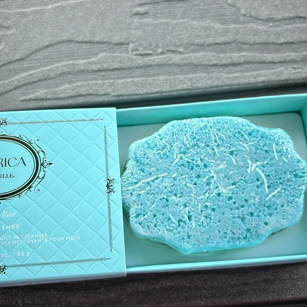 Spongelle Florica Pedi-Buffer/Cleaner NWT